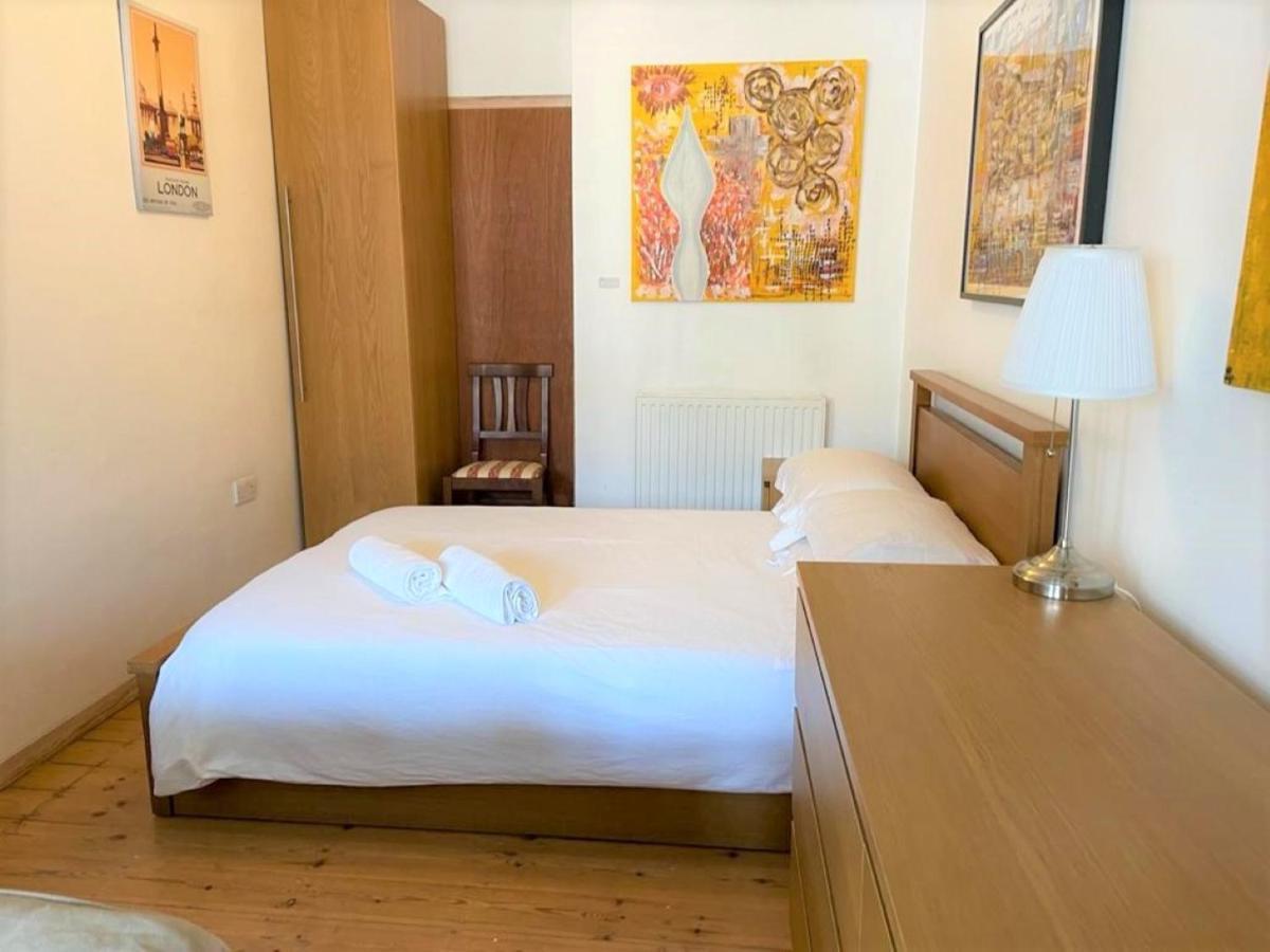 Studio Flat Without Kitchen At Kentish Town Лондон Экстерьер фото