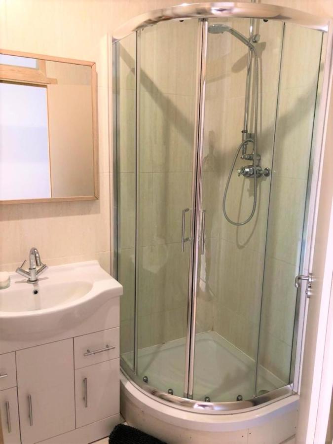 Studio Flat Without Kitchen At Kentish Town Лондон Экстерьер фото